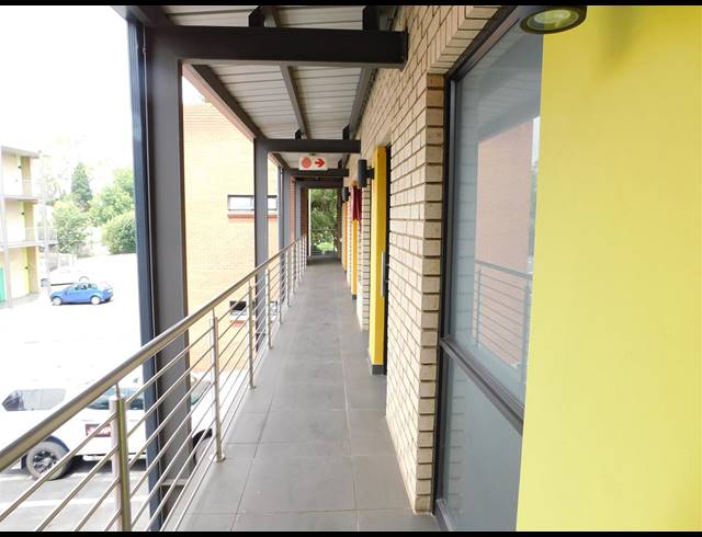 122M² OFFICE TO LET IN RANDPARK RIDGE